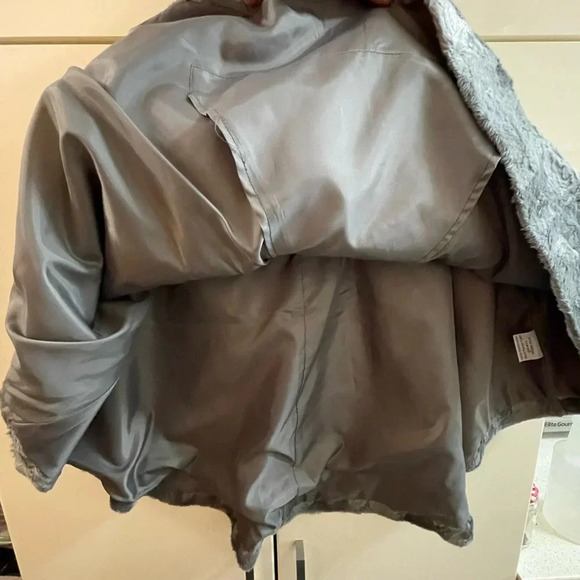 American Glamour Poncho Faux Fur Sweater Women's Grey pullover Lined S/XS - Picture 3 of 7